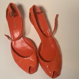 PRADA Pre-owned Patent Leather in Orange - IT40,5